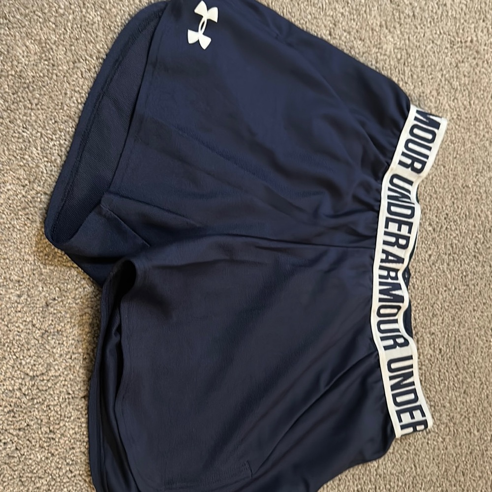 Under armour shorts size xs